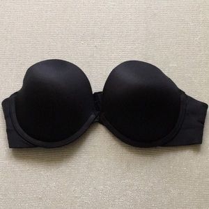 Strapless black push-up bra